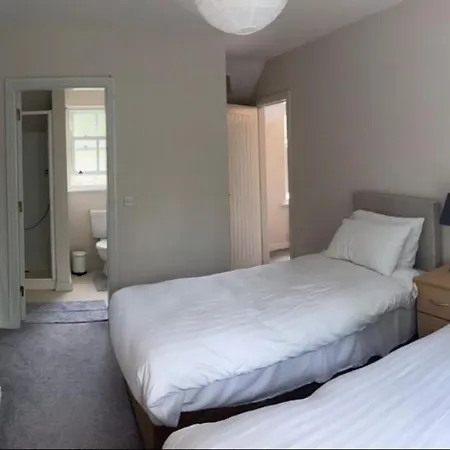 House Castle Gardens *