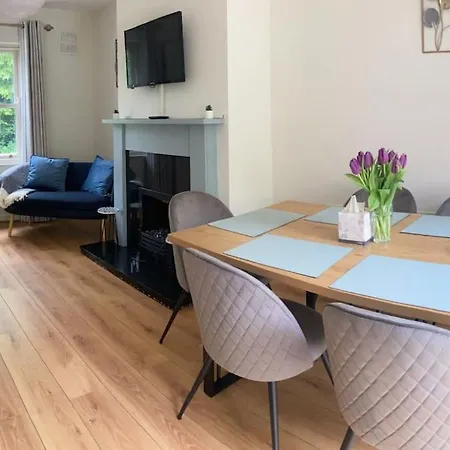 House Castle Gardens * Bunratty