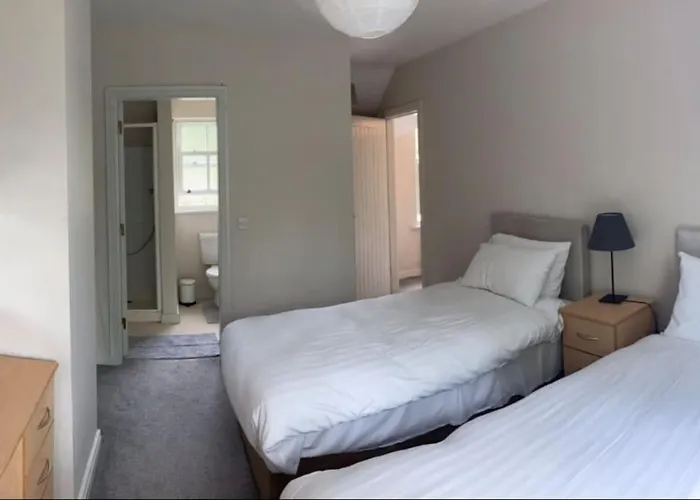 House Castle Gardens *