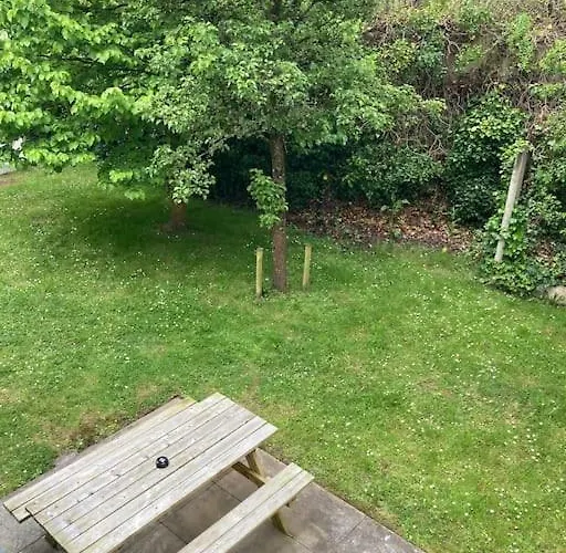 House Castle Gardens *